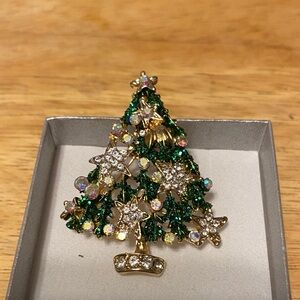 Beautiful Christmas tree brooch